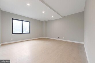 205 Yoakum Pkwy in Alexandria, VA - Building Photo - Building Photo