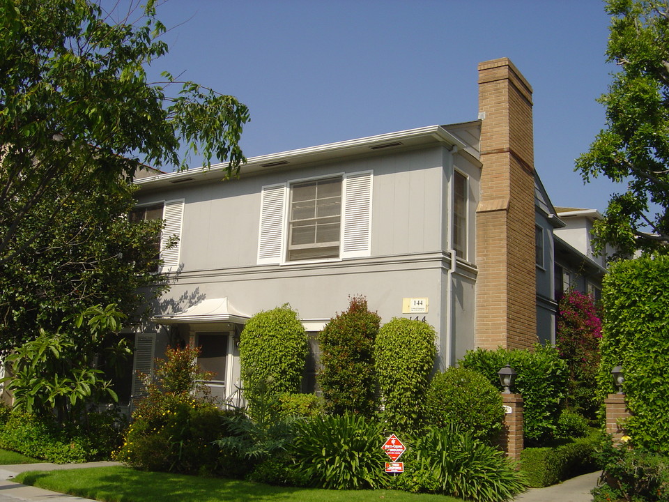 144 S Roxbury Dr, Unit 0711 in Beverly Hills, CA - Building Photo