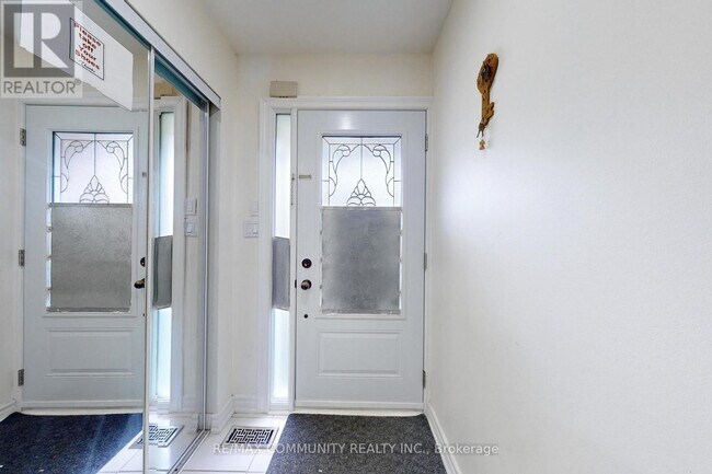 2451 Bridletowne Cir in Toronto, ON - Building Photo - Building Photo