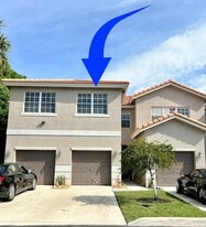 10253 Vía Hibiscus in Boca Raton, FL - Building Photo