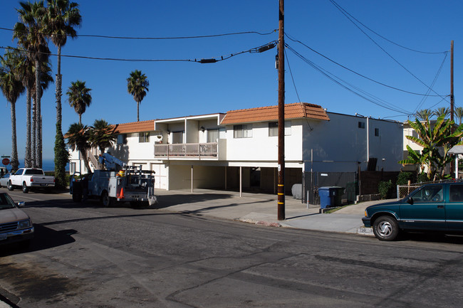 3580 Carlsbad Blvd in Carlsbad, CA - Building Photo - Building Photo