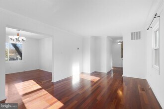 2636 East Side Dr in Alexandria, VA - Building Photo - Building Photo