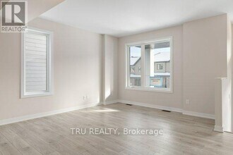 201 Beebalm Cres in Ottawa, ON - Building Photo - Building Photo