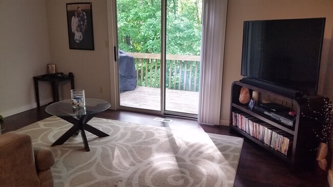 property at 904 Cedar Run Ct NW