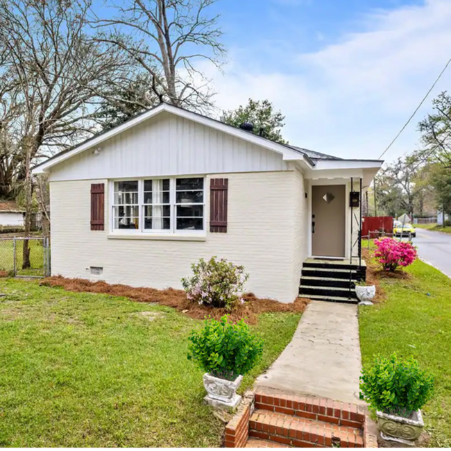 property at 1301 E 67th St