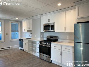 94 Irving St, Unit 3 in Everett, MA - Foto de edificio - Building Photo