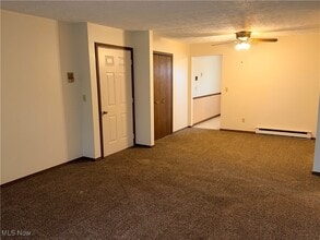 46 Carter Cir in Youngstown, OH - Building Photo - Building Photo