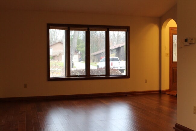 6235 Sunnywood Dr in Solon, OH - Building Photo - Building Photo