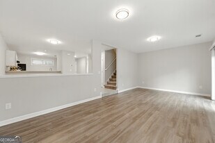 2017 Oak Park Ln in Decatur, GA - Building Photo