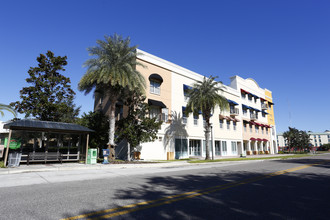 Oldsmar Galleria in Oldsmar, FL - Foto de edificio - Building Photo