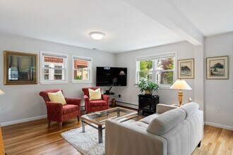 45 Magoun St in Cambridge, MA - Building Photo - Building Photo