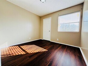 10309 Brownie Dr in Austin, TX - Building Photo - Building Photo