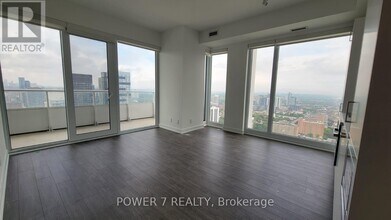 88 Queen St E in Toronto, ON - Building Photo - Building Photo