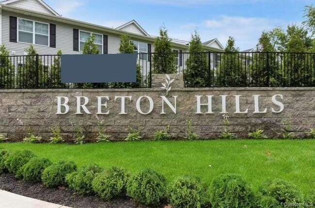 508 Breton Wy in Glen Cove, NY - Building Photo - Building Photo