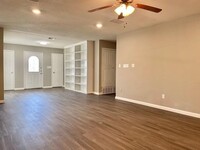 206 Honey Bee Dr in Joshua, TX - Building Photo - Building Photo