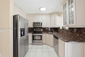 6997 W 29th Ave in Hialeah, FL - Building Photo - Building Photo