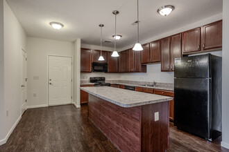 Winchester Village Apartments in Canal Winchester, OH - Building Photo - Interior Photo