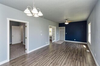 916 6th St SW in Cedar Rapids, IA - Building Photo - Building Photo