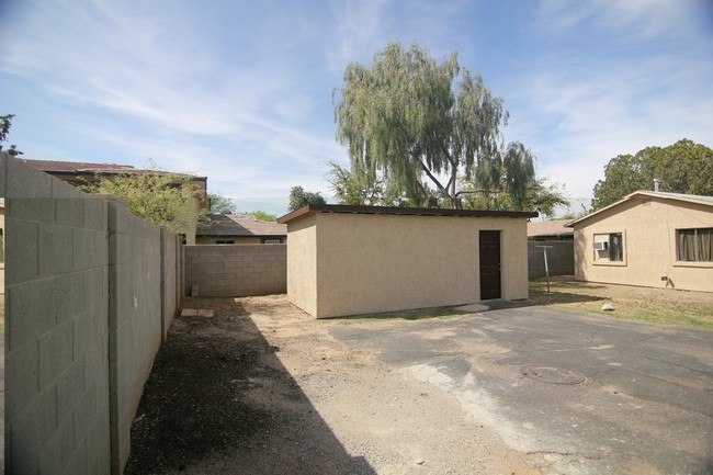 6445 W Maryland Ave in Glendale, AZ - Foto de edificio - Building Photo