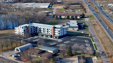 Axis Lofts in Mankato, MN - Foto de edificio - Building Photo