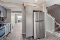 825 Showell Ct photo'