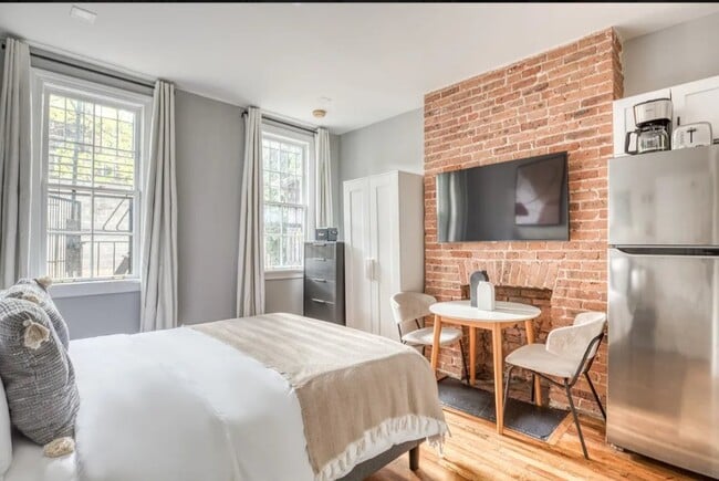 1 Gay St in New York, NY - Building Photo - Building Photo