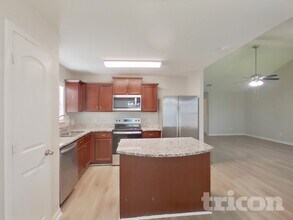 6219 Still Meadow in San Antonio, TX - Foto de edificio - Building Photo