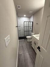 7207 E Meadow Bend Dr in Austin, TX - Building Photo - Building Photo