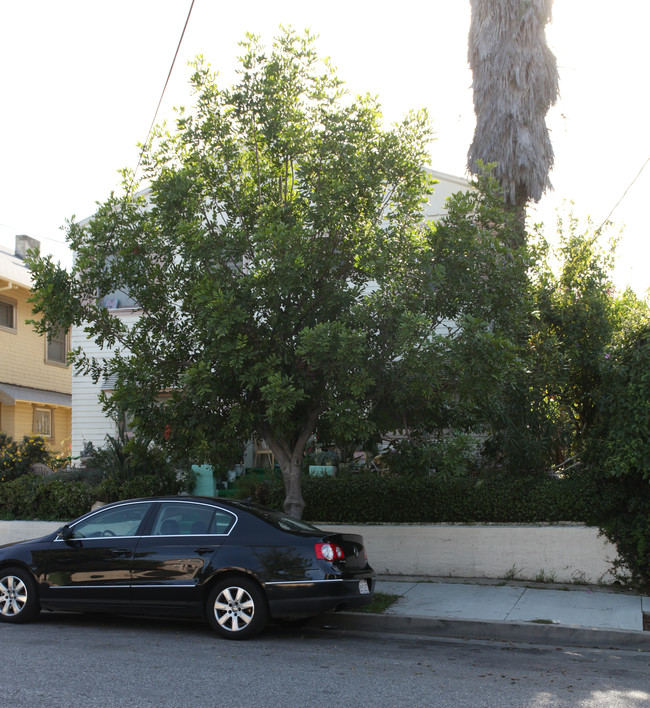 1448 Ridge Way in Los Angeles, CA - Foto de edificio - Building Photo