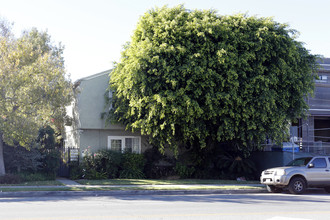 4481-4483 Hazeltine Ave in Sherman Oaks, CA - Building Photo - Primary Photo