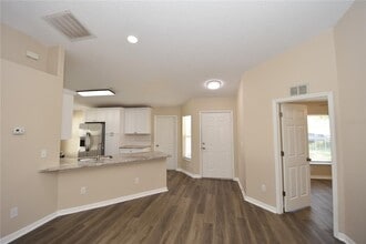 6 Seckel Ct in Palm Coast, FL - Building Photo - Building Photo