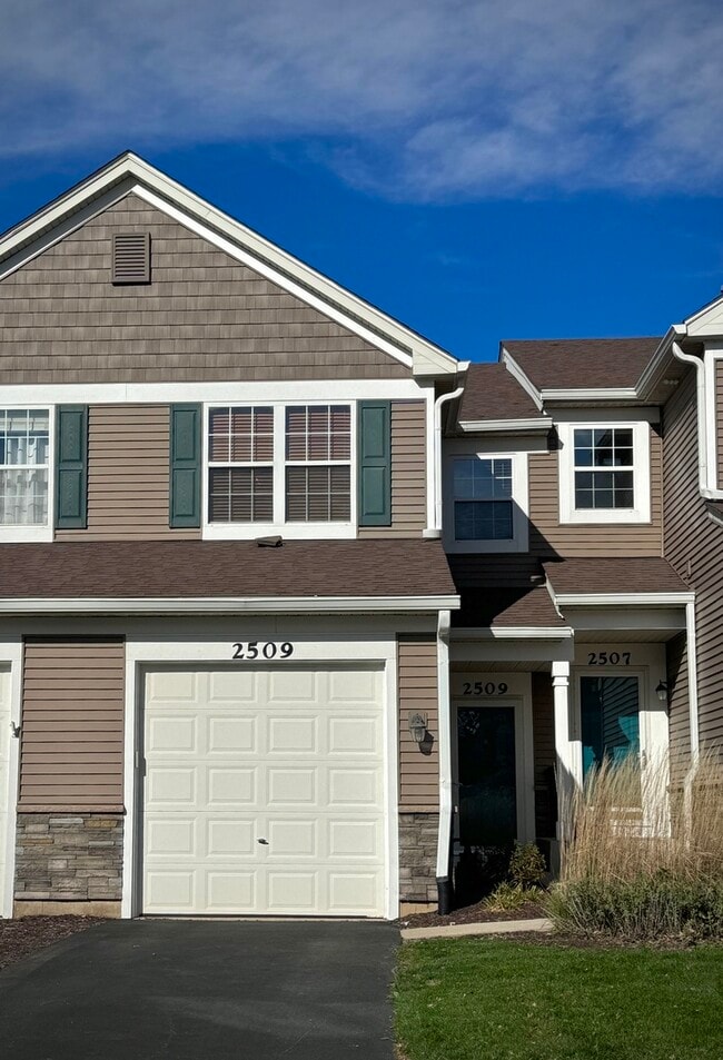 property at 2509 Oneida Ln