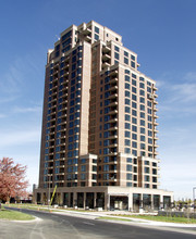 Penterra Plaza in Denver, CO - Foto de edificio - Building Photo