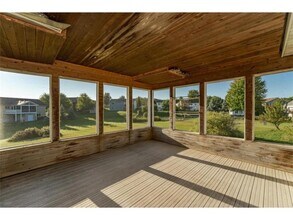 6372 Bandel Ln NW in Rochester, MN - Foto de edificio - Building Photo