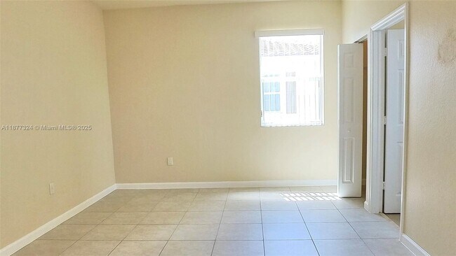 9204 SW 170th Ct in Miami, FL - Building Photo - Building Photo