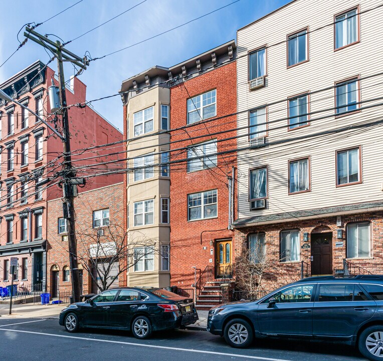 318 Monroe St in Hoboken, NJ - Building Photo