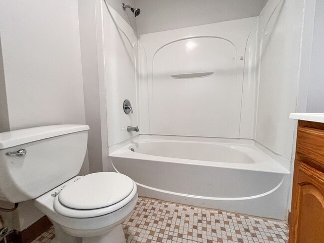 property at 207 Wethersfield Ave