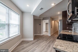 421 N 39th St in Philadelphia, PA - Building Photo - Building Photo