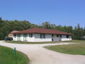 475 E Circle Dr in Cedarville, MI - Building Photo