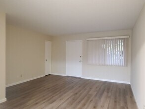 844 Maryann Dr, Unit 08 in Santa Clara, CA - Building Photo - Building Photo