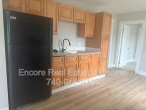 105 S Monroe St in Mount Vernon, OH - Building Photo - Building Photo