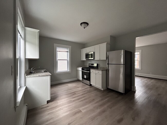 property at 6 Swetts Ct
