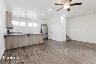 1666 S Razorback Rd in Fayetteville, AR - Building Photo - Building Photo