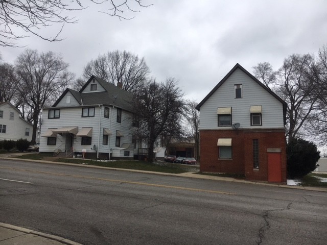 210 Belvidere Rd in Waukegan, IL - Building Photo