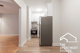 540 W Briar Pl in Chicago, IL - Building Photo - Building Photo