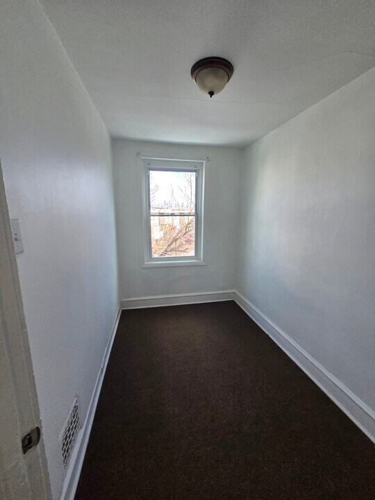 2699 S 61st St in Philadelphia, PA - Building Photo