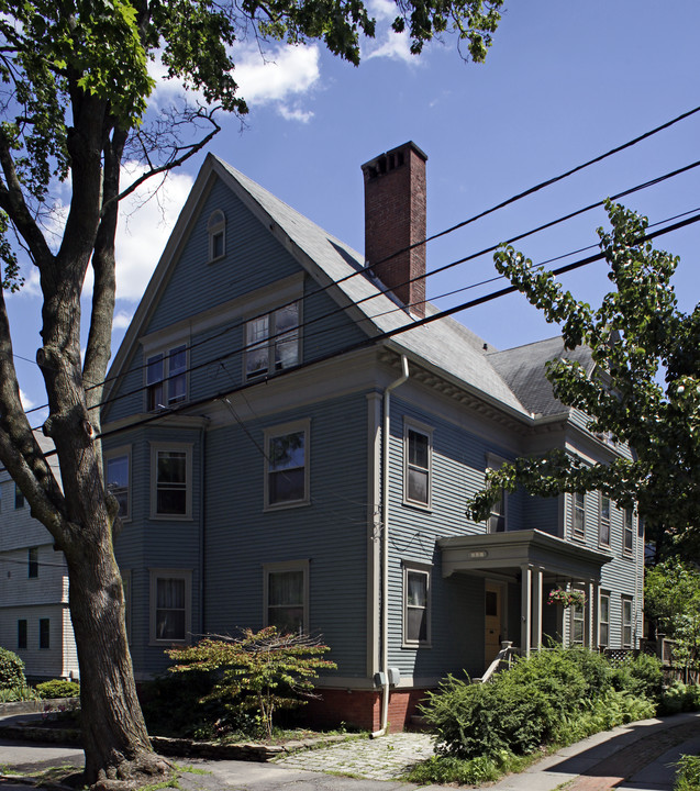 111 Lloyd Ave in Providence, RI - Building Photo