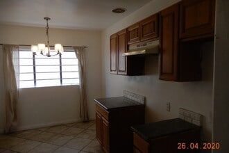 731 W Hyde Park Blvd, Unit 2 in Inglewood, CA - Building Photo - Building Photo