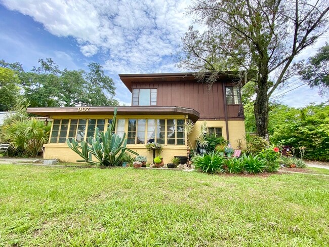property at 907 Dowd Ave