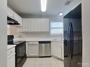 561 Oxbow St in Mesquite, TX - Building Photo - Building Photo